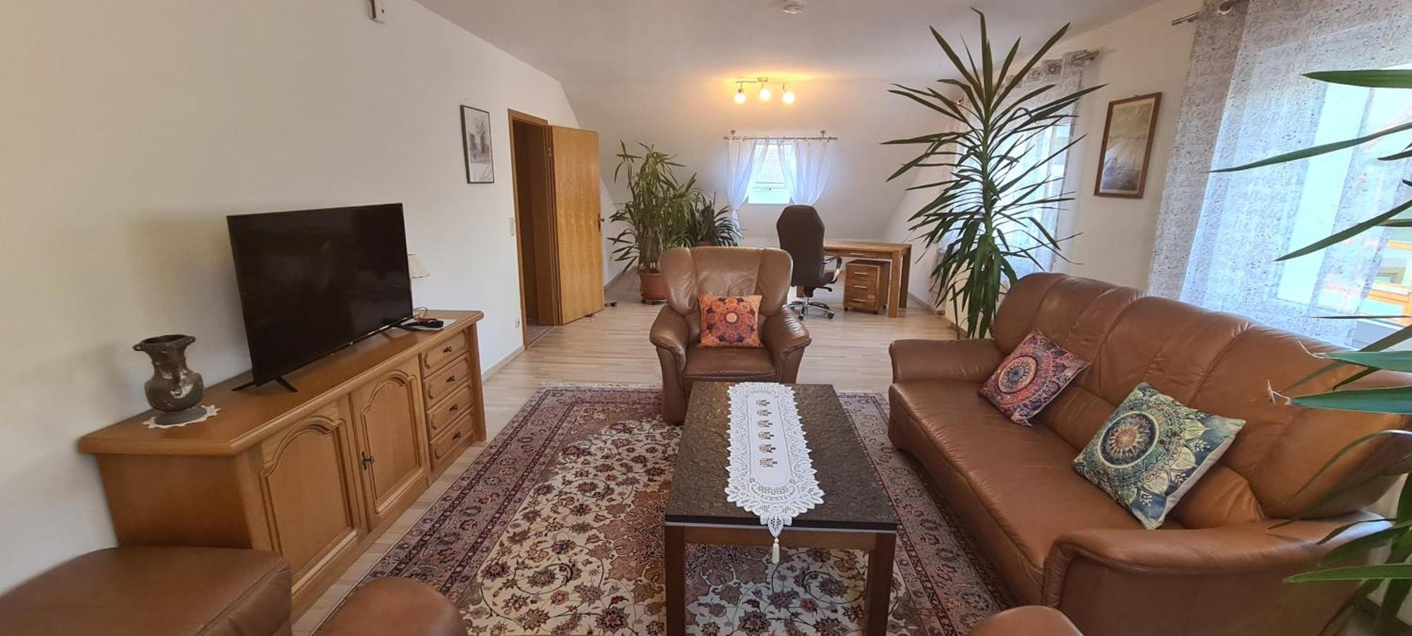Gemuetliche 120 Qm Ferienwohnung Mit Balkon Adelsdorf Exterior foto